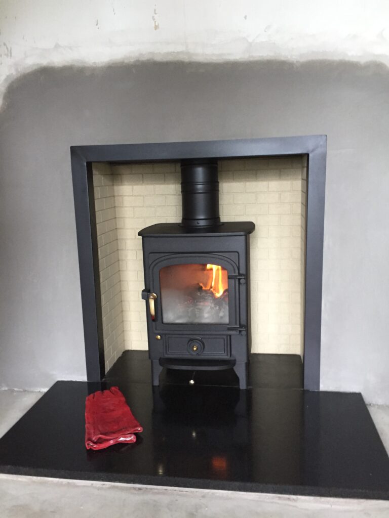 Clearview Pioneer 400 in Skamolex alcove