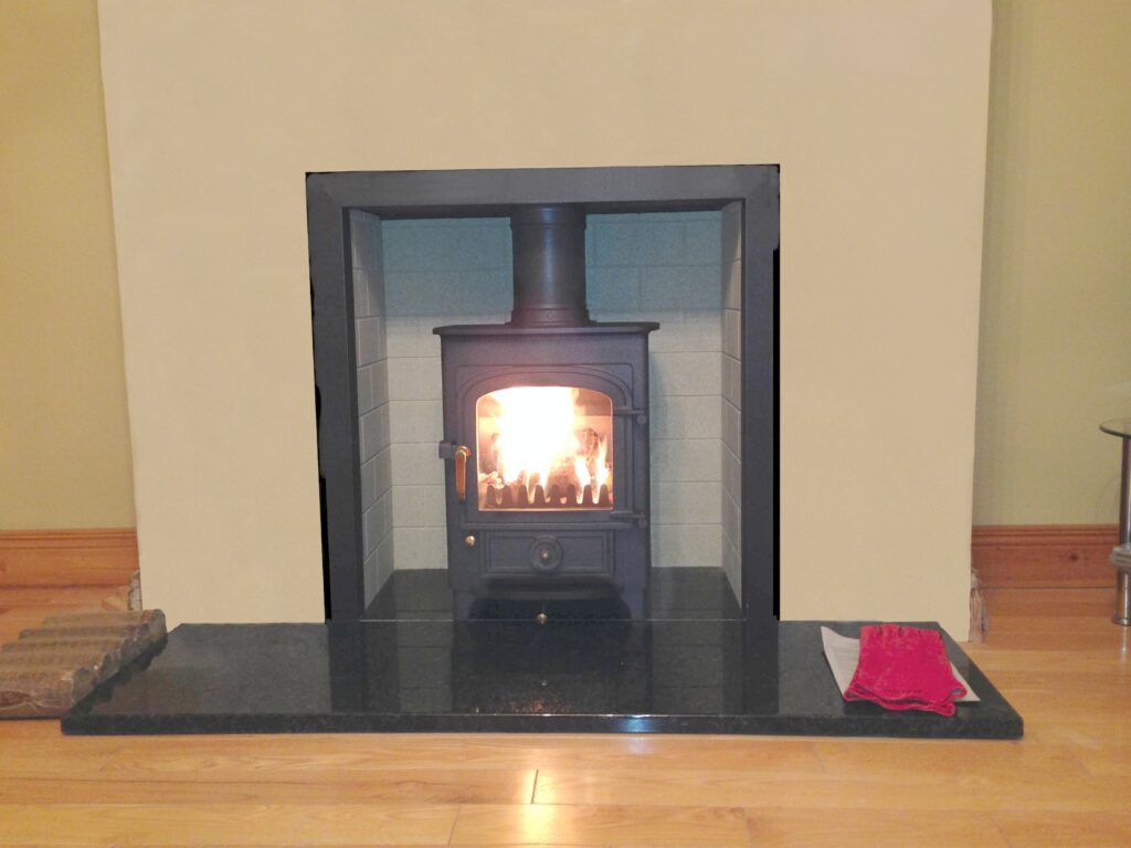 Clearview Pioneer 400 in Skamolex alcove
